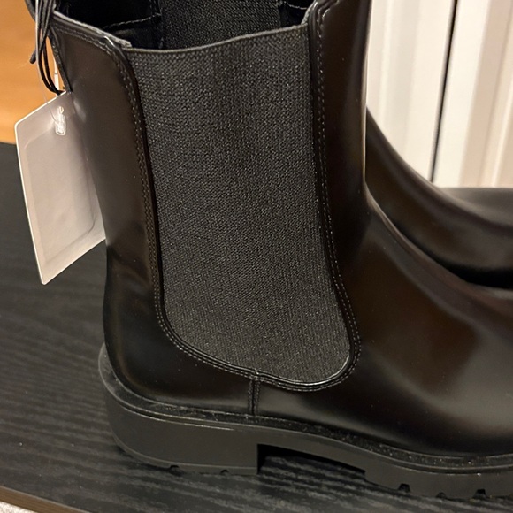 H&M Black Chelsea Platform Boots NWT - Picture 4 of 4